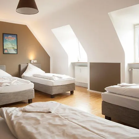 Five Reasons & Hostal