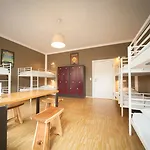 Five Reasons & Auberge de jeunesse