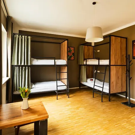 Five Reasons & Albergue Nuremberga