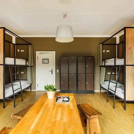 Albergue Five Reasons & *