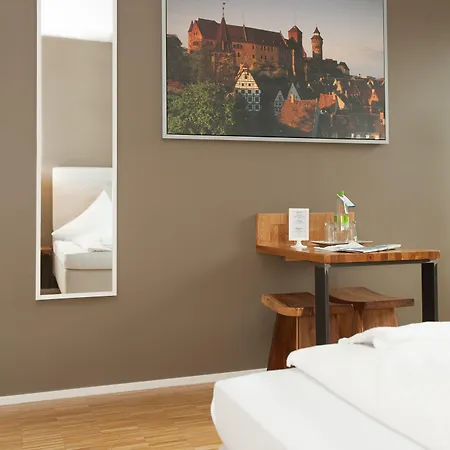 Five Reasons & Hostel