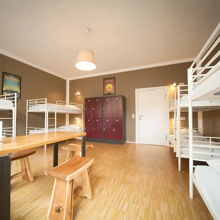 Five Reasons & Hostel