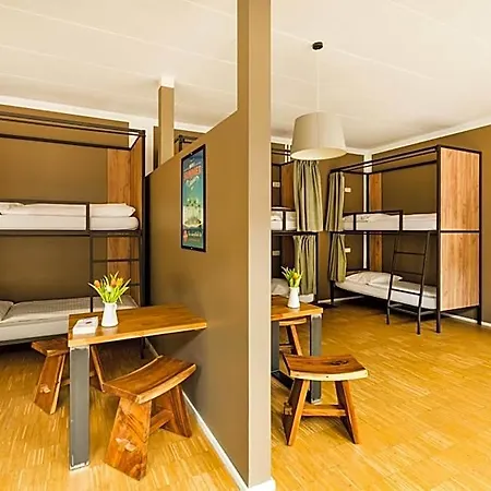 Hostel Five Reasons Hostel & Hotel *