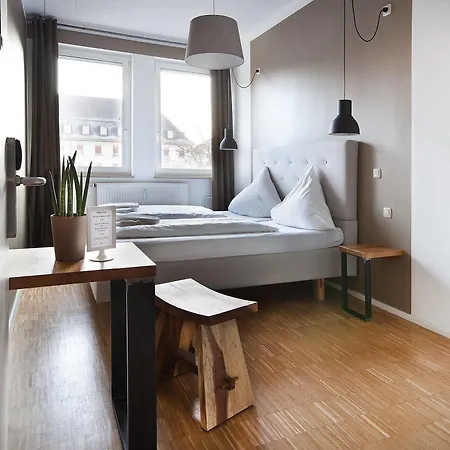 Hostel Five Reasons & Neurenberg