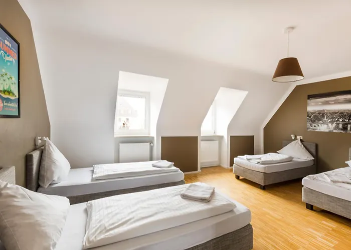 Five Reasons & * נירנברג