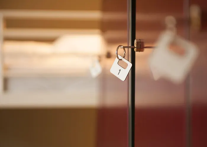 Five Reasons & * נירנברג