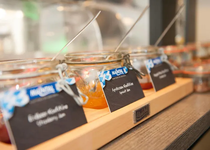 Five Reasons & * נירנברג